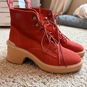 Sorel Hi- Line Lace Up Boots